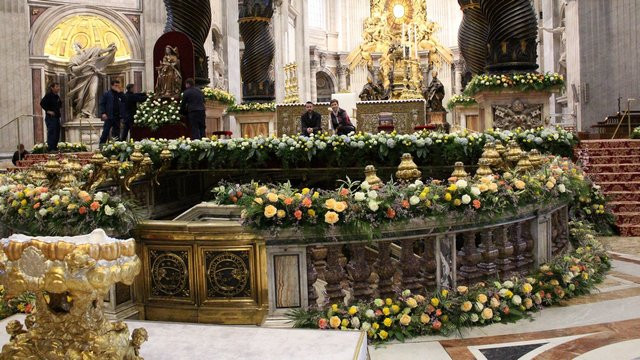 Peter Ribič in Sabina Šegula že nekaj let krasita tudi vatikansko baziliko (foto: )