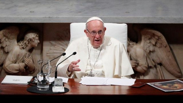 Papež nagovarja mladoporočence in stare starše (foto: Vatican news)