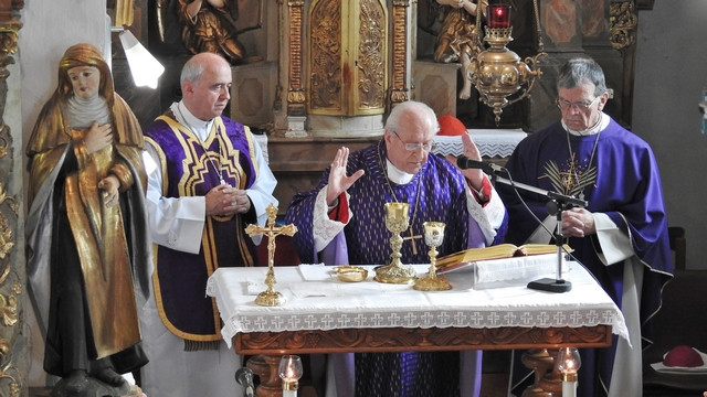 Pogrebna sveta maša (foto: p. Ivan Rampre)