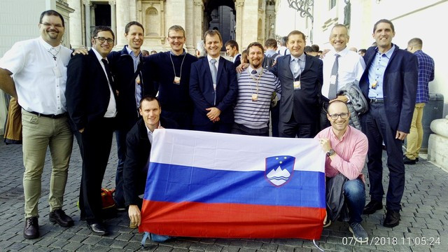 Slovenski predstavniki na srečanju mož z vsega sveta (foto: Luka Mavrič)