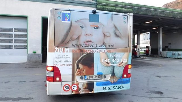 Plakat Zavoda Živim (foto: splet)