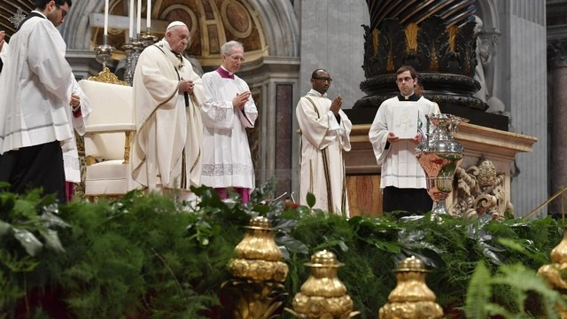 Papež, krizmena maša (foto: vaticannews.va)