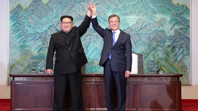 Predsednika Južne in Severne Koreje (foto: Družina)