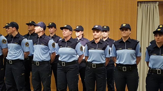 Danes zaprisegli novi pomožni policisti (foto: Tanja Dominko)