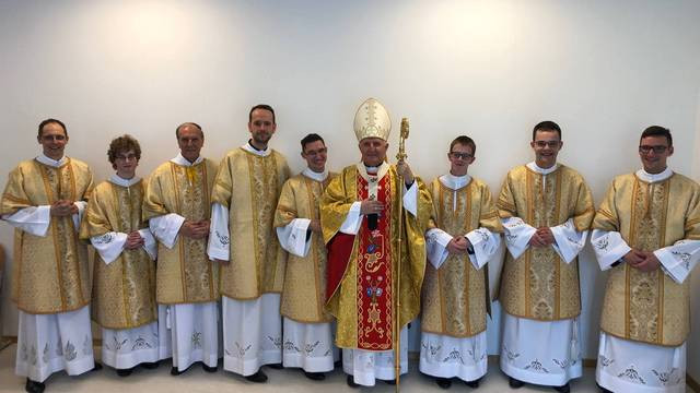 Diakonska posvečenja 2019 (foto: FB nadškof Stanislav Zore)