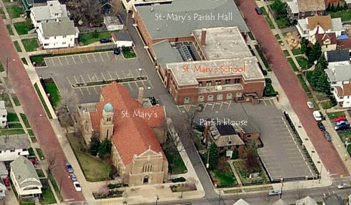 Cerkev Marije Vnebovzete v Clevelandu iz zraka (foto: Matjaž Merljak)