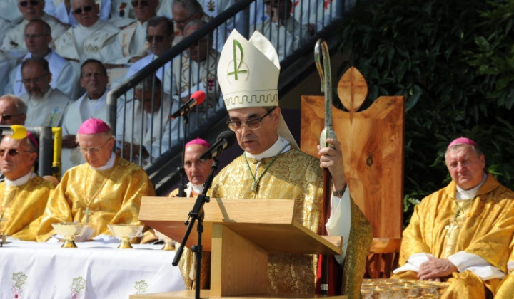 Apostolsko nuncij msgr. dr. Santos Abril y Castello (foto: ARO)