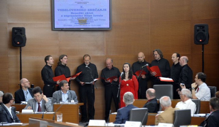 Natop glasbenikov iz Benečije v Državnem zboru (foto: Miran Mihelič)