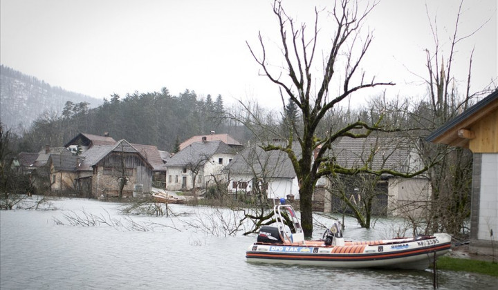 Poplave v Lazah (foto: Siol.net)