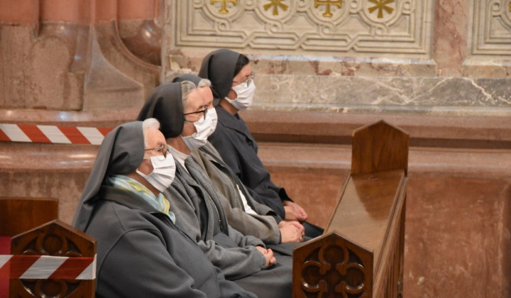Z masko v cerkev (foto: Don Bosco Rakovnik)