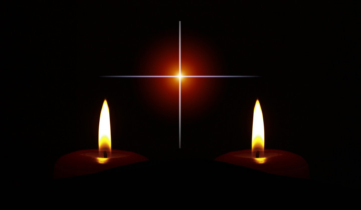 Sveča, križ (foto: Pixabay)