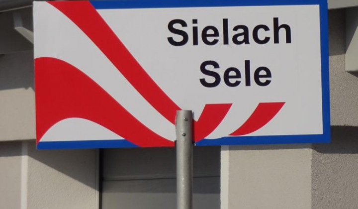 Dvojezični napis Sele Sielach (foto: NSKS)