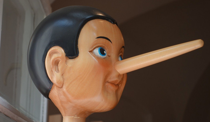 Ko se zlaže Ostržek, se mu poveča nos... (foto: Pixabay)