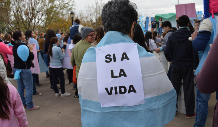 Protesti proti splavu v Argentini (foto: Cathopic)