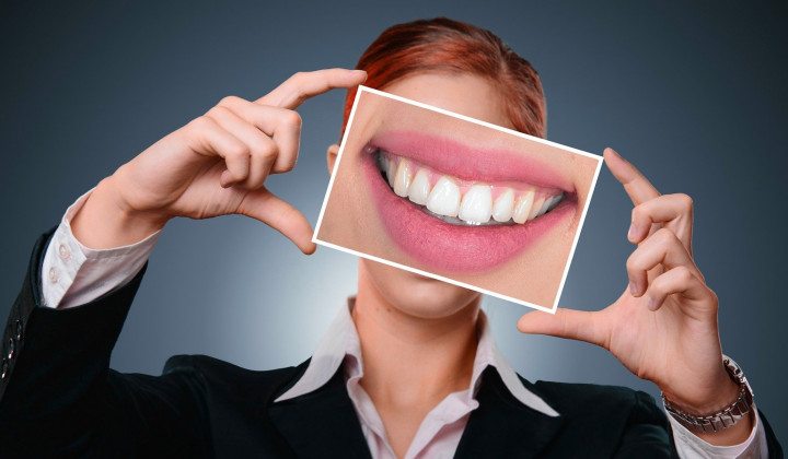 Največkrat je škrtanje z zobmi posledica stresa. (foto: Gerd Altmann / Pixabay)