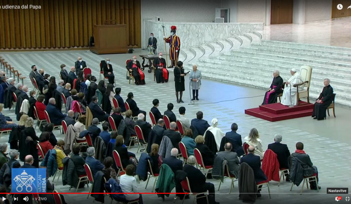 Papež na srečanju s predstavniki Gibanja fokolarov (foto: Zajetje zaslona)