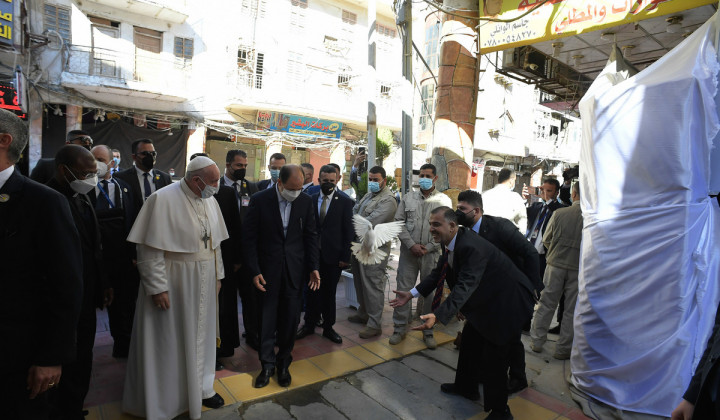 Papež Frančišek na zgodovinskem obisku v Iraku (foto: Vatican Media)