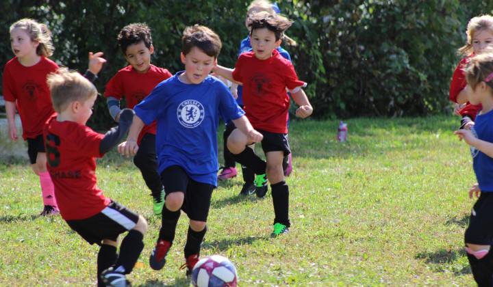 Mladi se v športu naučijo pravilno vključevati tekmovalnost v vsakdanje življenje. (foto: Debra Brewster / Unsplash)