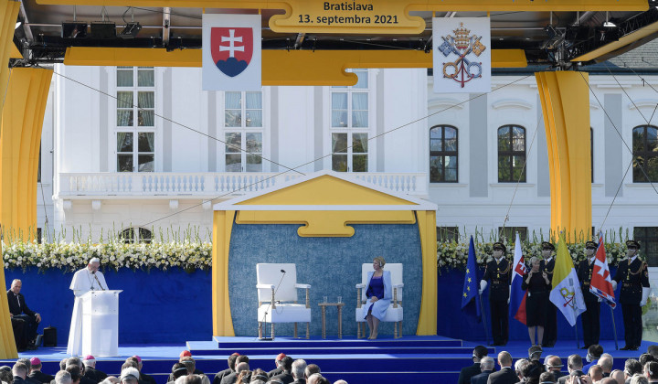 Papež na srečanju z diplomati in politiki (foto: Divisione Produzione Fotografica)