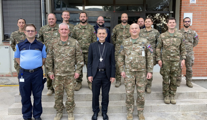 Srečanje škofa Sajeta z vojaškim in policijskim vikariatom (foto: Škofija Novo mesto)