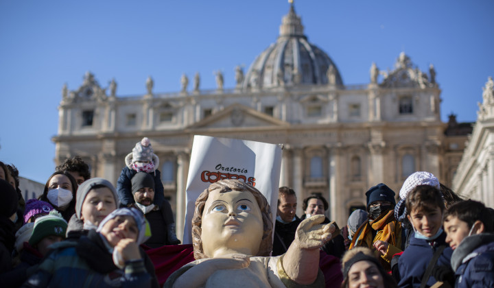 Otroci in Dete Jezus (foto: Luca Goroni/Vatikan News)