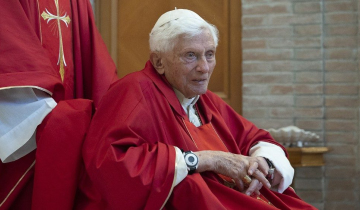 Zaslužni papež Benedikt XVI. (foto: Vatican News)