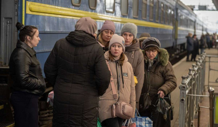 Ukrajinski begunci  (foto: Tamino Petelinšek / STA)