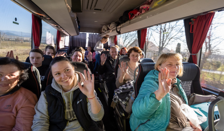 Organiziran prevoz beguncev iz Ukrajine do Slovenije. (foto: Tamino Petelinšek/STA)