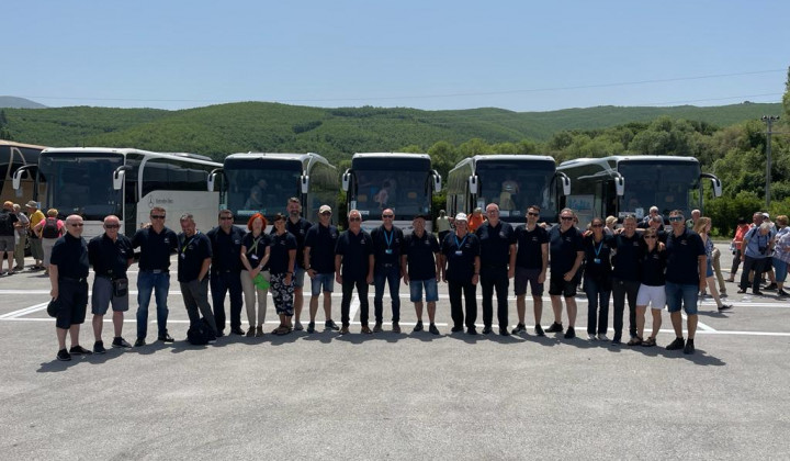 Ekipe avtobusov 1, 2, 3, 4 in 5 vodnikov, šoferjev in radijcev (foto: Jure Sešek)