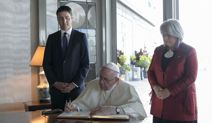 Papež v Quebecu (foto: Vatican Media)
