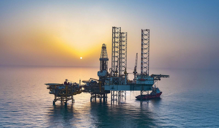Naftna ploščad v Bohajskem morju. (foto: CNOOC, Xinhua, STA)