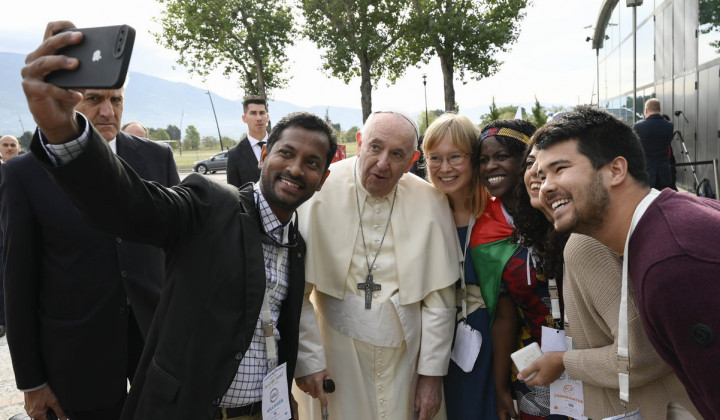 Papež z mladimi v Assisiju (foto: Divisione Produzione Fotografica)