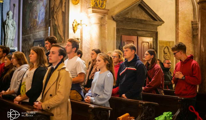 Mladi v ljubljanski stolnici (foto: Katoliška mladina)