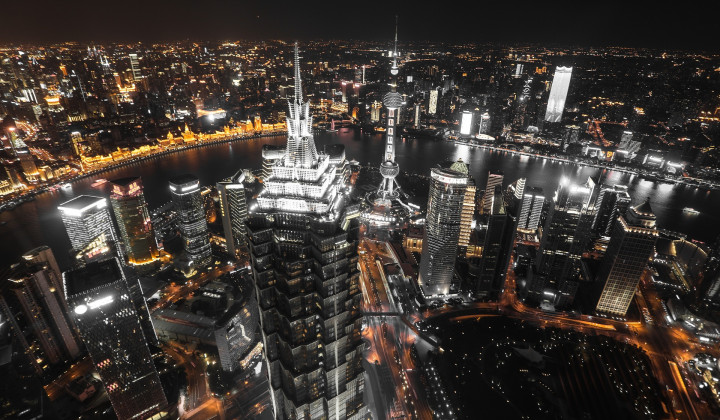 Kitajsko mesto Šanghaj ponoči (foto: Pixabay)