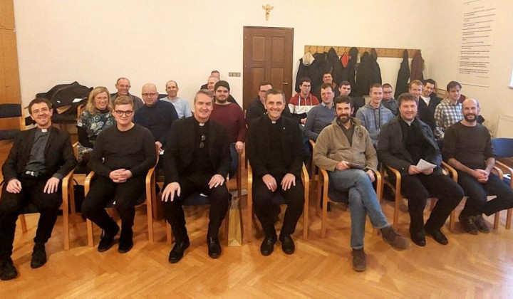 Udeleženci srečanja s Andrewom Smallom (foto: Slovenska škofovska konferenca)