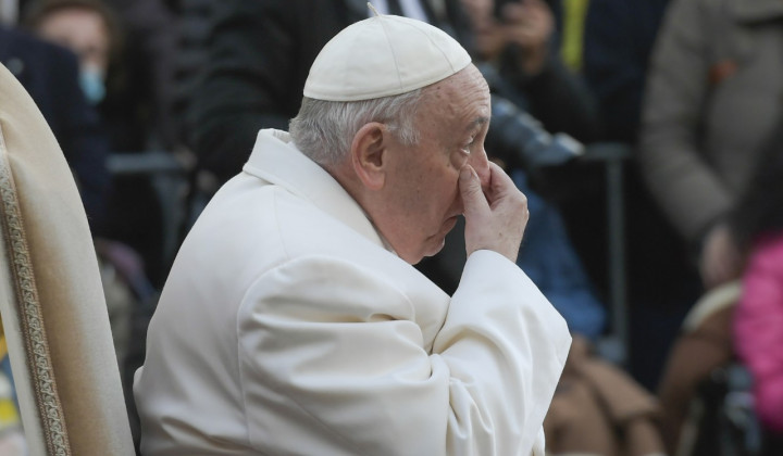 Papež joka zaradi vojne v Ukrajini (foto: Vatican Media)