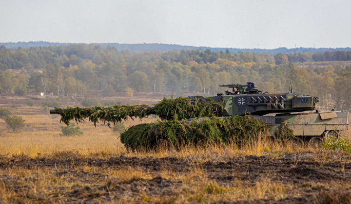 Nemški bojni tank leopard 2. (foto: dpa/STA)
