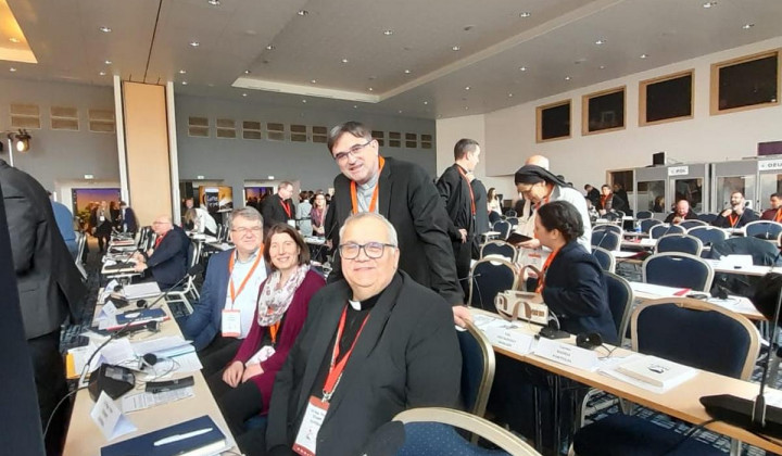 Slovenska delegacija v Pragi, škofa Štumpf in Matjaž  (foto: Škof Peter Štumpf)