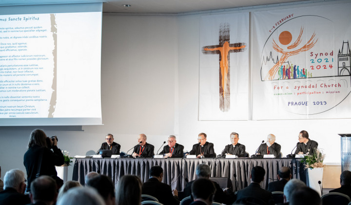 Zasedanje o sinodi v Pragi (foto: Anicka Guthrie)