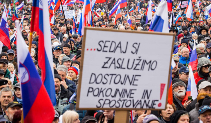 Protestni shod upokojencev, ki ga pripravlja ljudska iniciativa Glas upokojencev Slovenije. (foto: Bor Slana/STA)