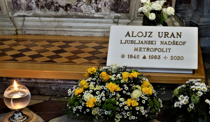 Grob nadškofa Alojza Urana (foto: p. Ivan Rampre)