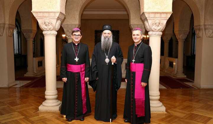 Škof Saje je novembra lani obiskal patriarha Porfirija v Beogradu. (foto: SŠK)