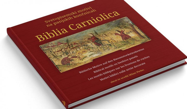 Enciklopedična knjiga o poslikavah panjskih končnic s svetopisemskimi motivi. (foto: ognjisce.si)