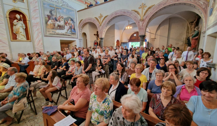 Verniki v eni od slovenskih cerkva (foto: Boštjan Debevec)