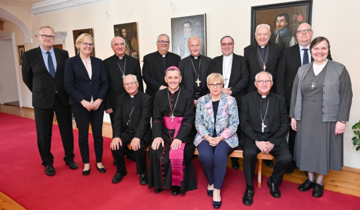 Škofje s predsednico države  (foto: Tiskovni urad SŠK)