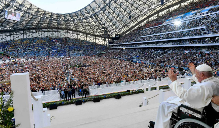 Papež v Marseillu (foto: )