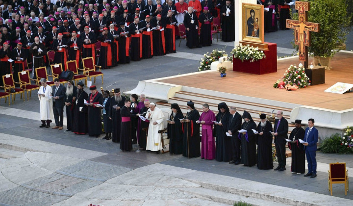 Molitveno bedenje z voditelji različnih krščanskih cerkva (foto: Vatican News)