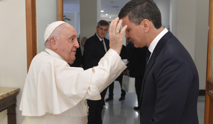 Papež Frančišek je danes dopoldne že sprejel paragvajskega predsednika (foto: Vatican News)
