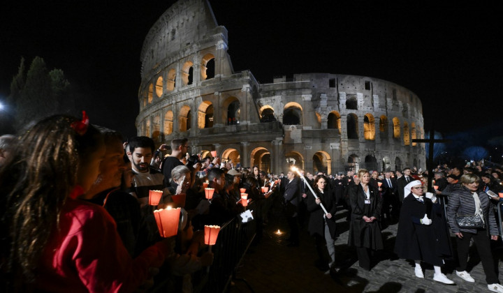 25 tisoč romarjev z vsega sveta se je zbralo pri rimskem Koloseju (foto: Vatican media)