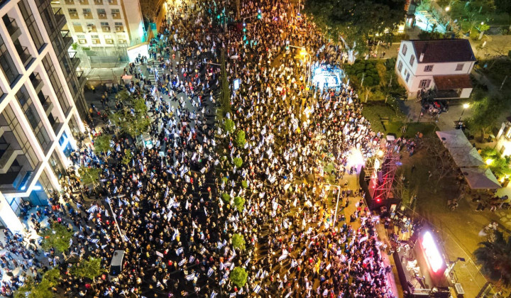 Demonstracije v Tel Avivu (foto: @Yonatan_Touval / X)